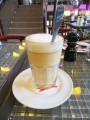 Café Latte im Café Münchner Freiheit 